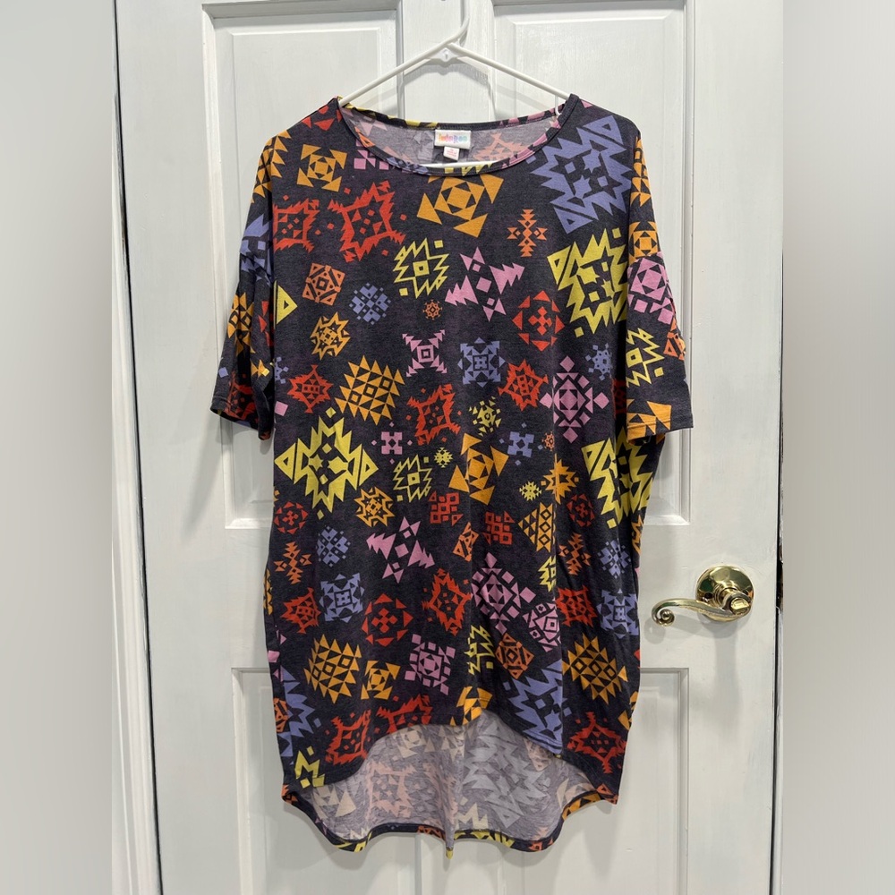 LULAROE Irma Hi Low Tunic Top Shirt Gray Pink Red SIZE SMALL Runs Large PreLoved